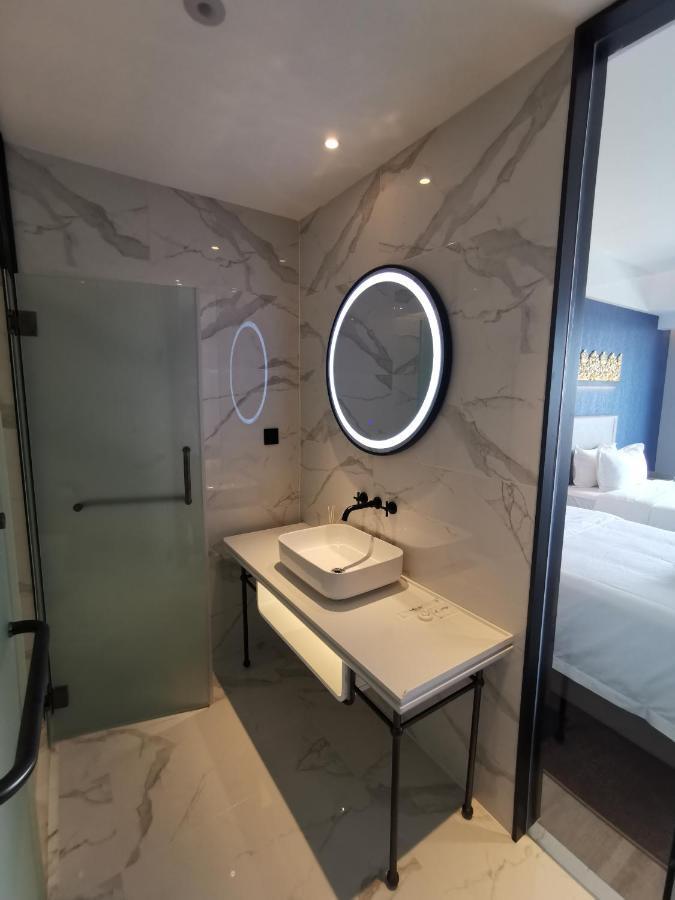Tian Yi International Hotel 天艺国际酒店 Phnom Penh Dış mekan fotoğraf