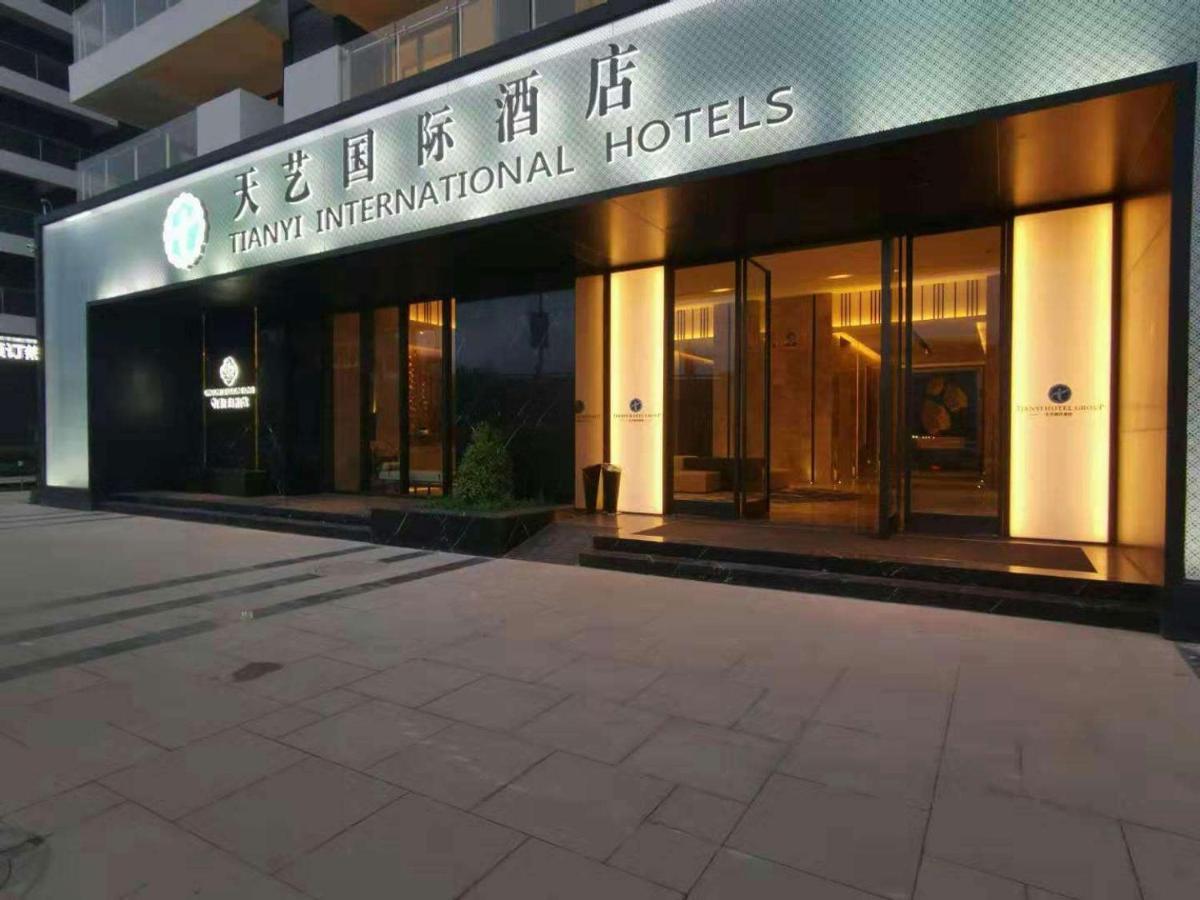 Tian Yi International Hotel 天艺国际酒店 Phnom Penh Dış mekan fotoğraf