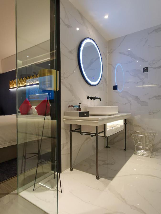 Tian Yi International Hotel 天艺国际酒店 Phnom Penh Dış mekan fotoğraf